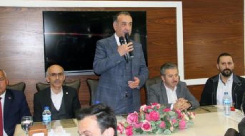 G&uuml;rel, Geniş Katılımlı Toplantıyla Aday Adaylığını A&ccedil;ıkladı