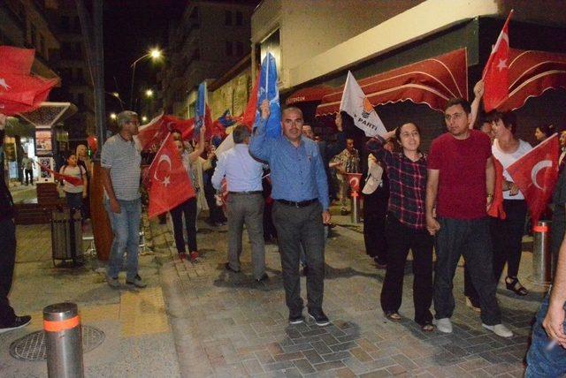 Sinop’ta Vatandaşların Seçim Kutlamaları