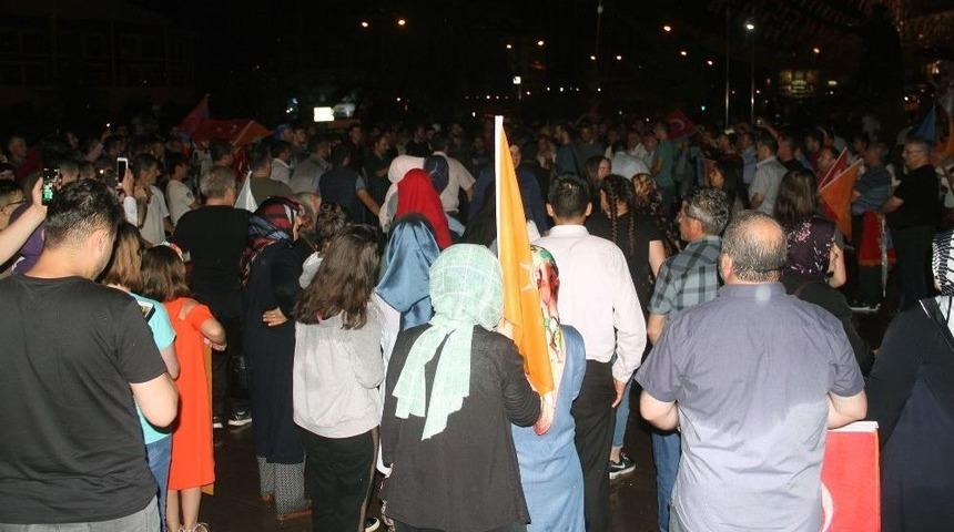 Giresun&rsquo;da Ak Partililerin Se&ccedil;im Coşkusu