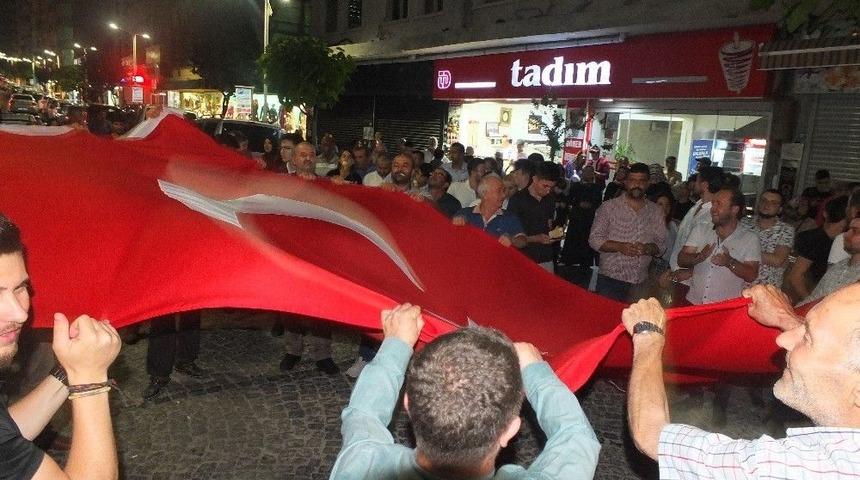 Bandırma&rsquo;da Se&ccedil;im Kutlaması