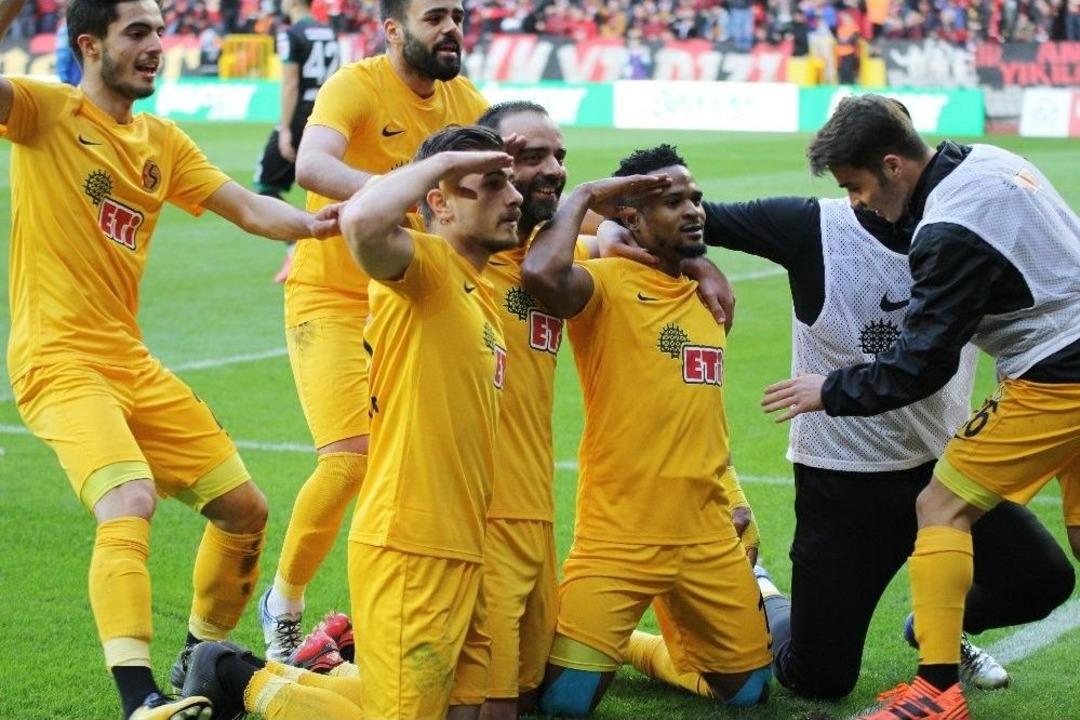 Spor Toto 1. Lig: Eskişehirspor: 3 - Akın &Ccedil;orap Giresunspor: 1