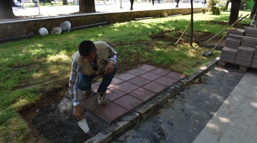 Avni Akyol Parkı Yenileniyor