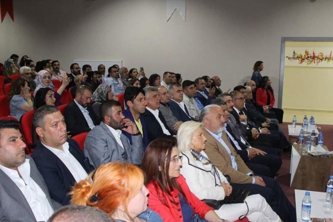 Esenyurt&rsquo;ta Bağımlılık Masaya Yatırıldı