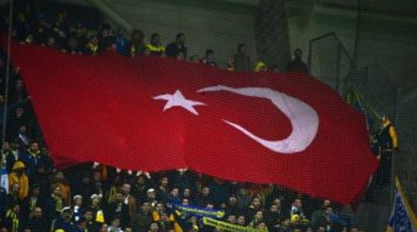 Trib&uuml;nlerden Ortak Tezahurat &lsquo;vatan Sana Canım Feda&rsquo;