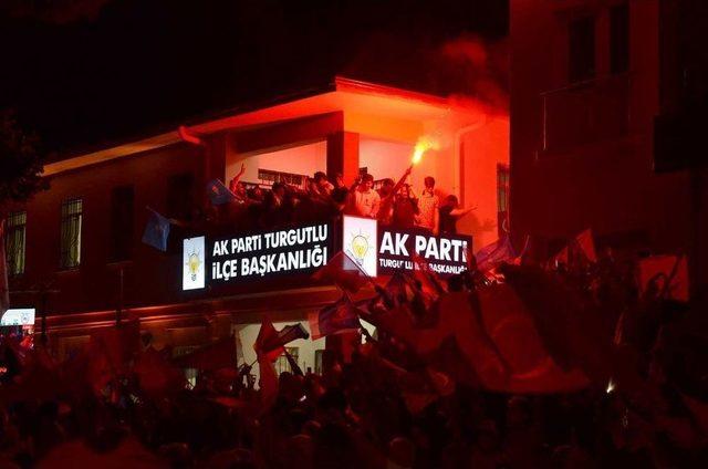 Ak Parti Turgutlu’da Büyük Coşku