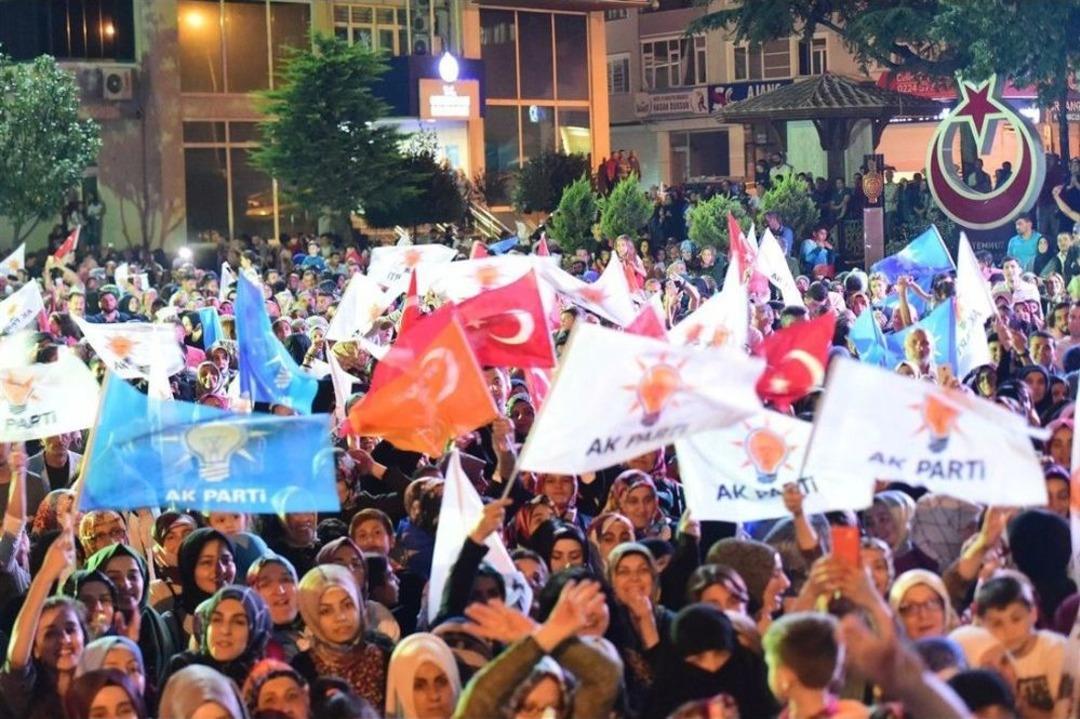 Orhangazi Meydanlara D&ouml;k&uuml;ld&uuml;