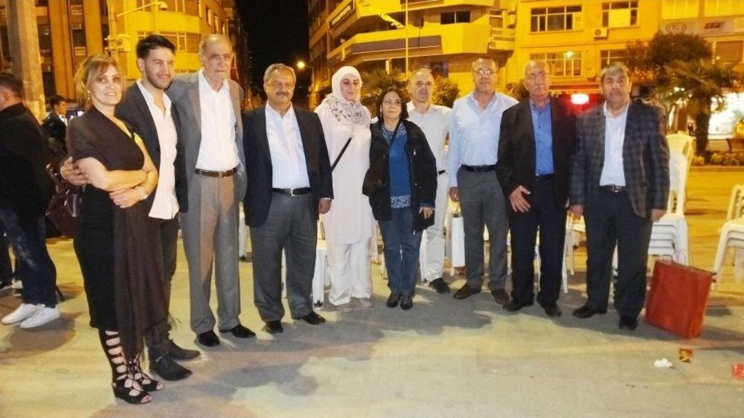 Burhaniye&rsquo;de Uluslararası Halk Oyunları Şenliği Coşkusu