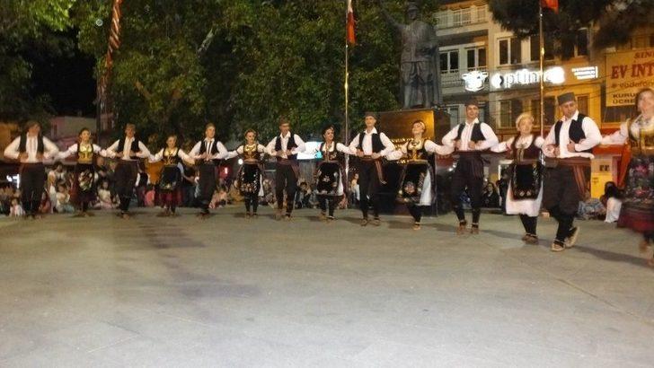 Burhaniye’de Uluslararası Halk Oyunları Şenliği Coşkusu G3