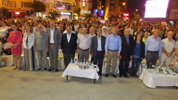 Burhaniye’de Uluslararası Halk Oyunları Şenliği Coşkusu G1