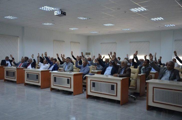 50 Üyenin 42’inin Oyunu Alarak Encümen Üyesi Seçildi G1