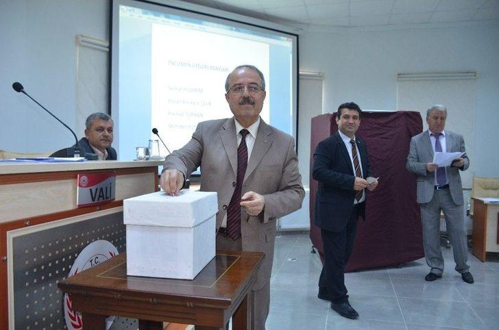 50 Üyenin 42’inin Oyunu Alarak Encümen Üyesi Seçildi G2