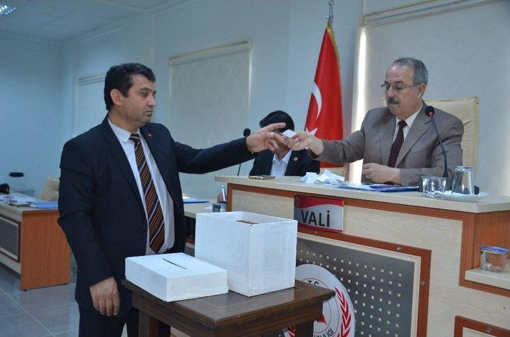 50 Üyenin 42’inin Oyunu Alarak Encümen Üyesi Seçildi G5