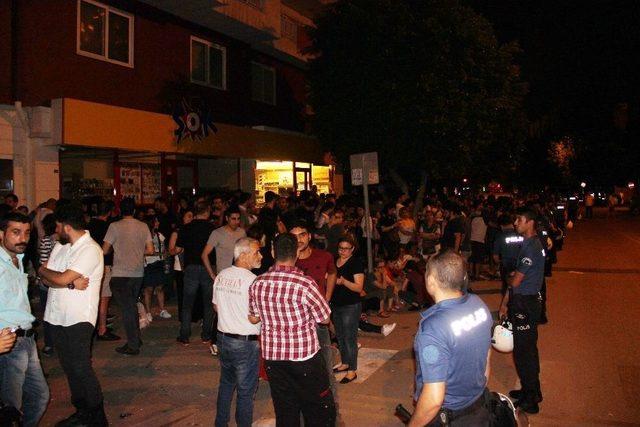 Adana’da Chp’liler İlçe Seçim Kurulu Önünde Ysk’yı Protesto Etti