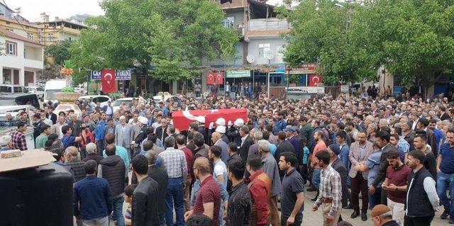 Trafik Kazasında Hayatını Kaybeden Polis, Son Yolculuğuna Uğurlandı 2