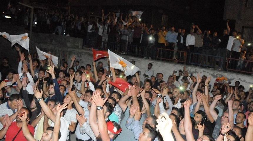 Şırnak&rsquo;ta Ak Parti Se&ccedil;im Başarısı Kutlandı