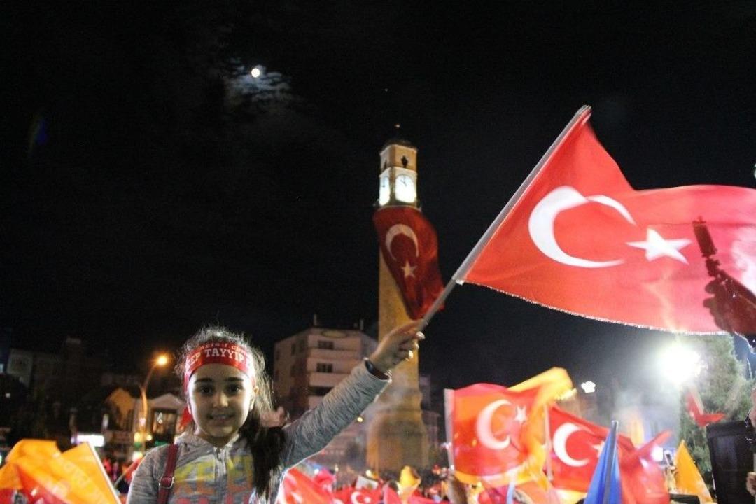 &Ccedil;orum&rsquo;da Erdoğan Coşkusu