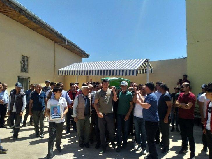 Kazada Ölen Amatör Futbolcu Toprağa Verildi G5