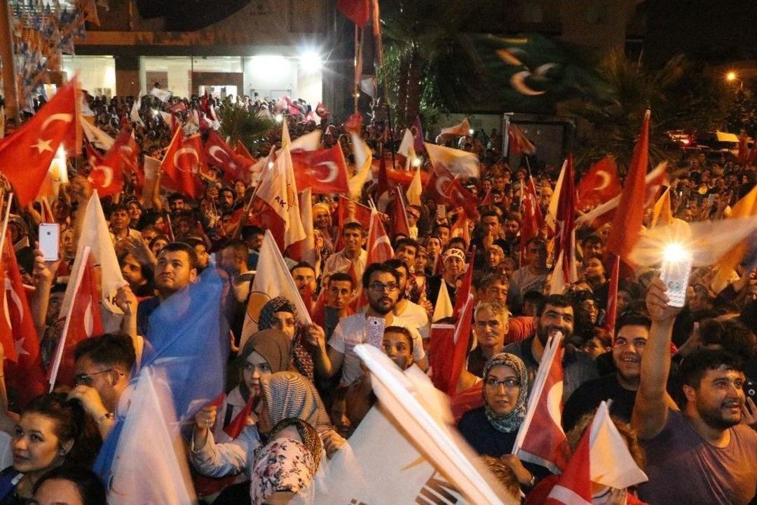 Bakan Elvan: "81 Milyon Vatandaşımızı Kucaklamaya Devam Edeceğiz"