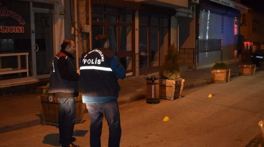 Ayrı Yaşadığı Eşinin Aracına Kurşun Yağdırdı