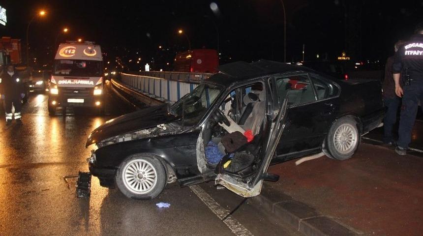 Otomobil Refüje Çarptı: 1 Ölü, 1 Yaralı
