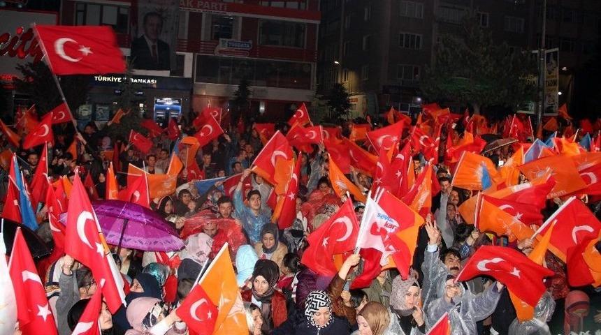 Başbakan Yardımcısı Akdağ: &ldquo;bu Gece Fet&ouml; &Uuml;z&uuml;ld&uuml;, Pkk &Uuml;z&uuml;ld&uuml;, Onların Yandaşları &Uuml;z&uuml;ld&uuml;&rdquo;