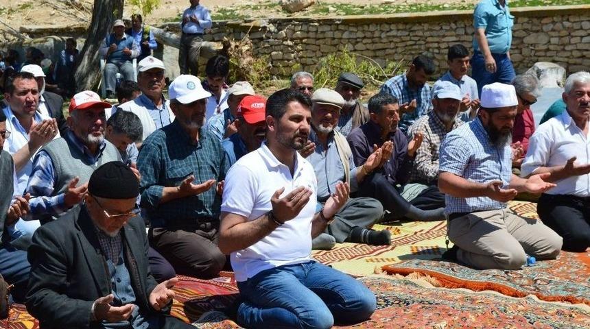 Başkan Y&uuml;z&uuml;g&uuml;ll&uuml; Yağmur Duasına Katıldı