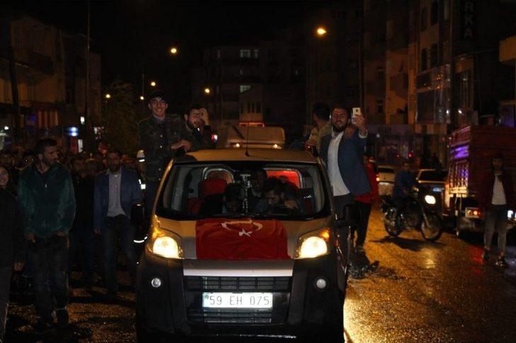 Ardahan Ak Parti’de Seçim Sonuçları Coşkuyla Kutlandı G5