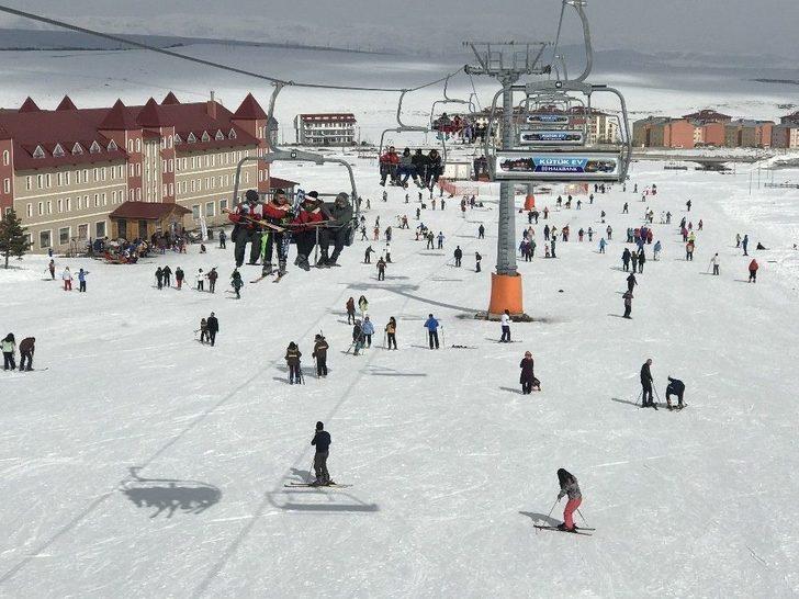 Kar Üstünde Halay Çektiler, Sonra Kaydılar G3