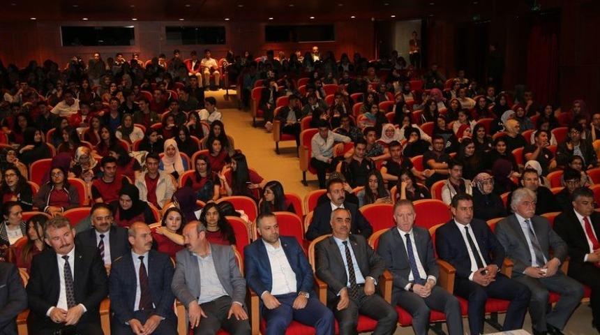 Liselerarası Bilgi Yarışmasının Finali Yapıldı