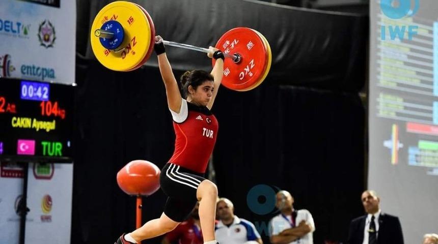 Aydınlı Ayşeg&uuml;l, İspanya&rsquo;da Şampiyon Oldu