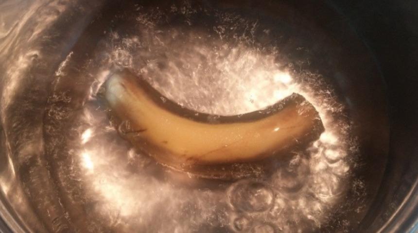 Uyumadan Bir Saat &Ouml;nce Muz ve Tar&ccedil;ınlı Su İ&ccedil;menin Şaşırtan Faydası!