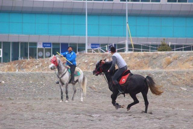 Cirit Müsabakaları Nefes Kesti