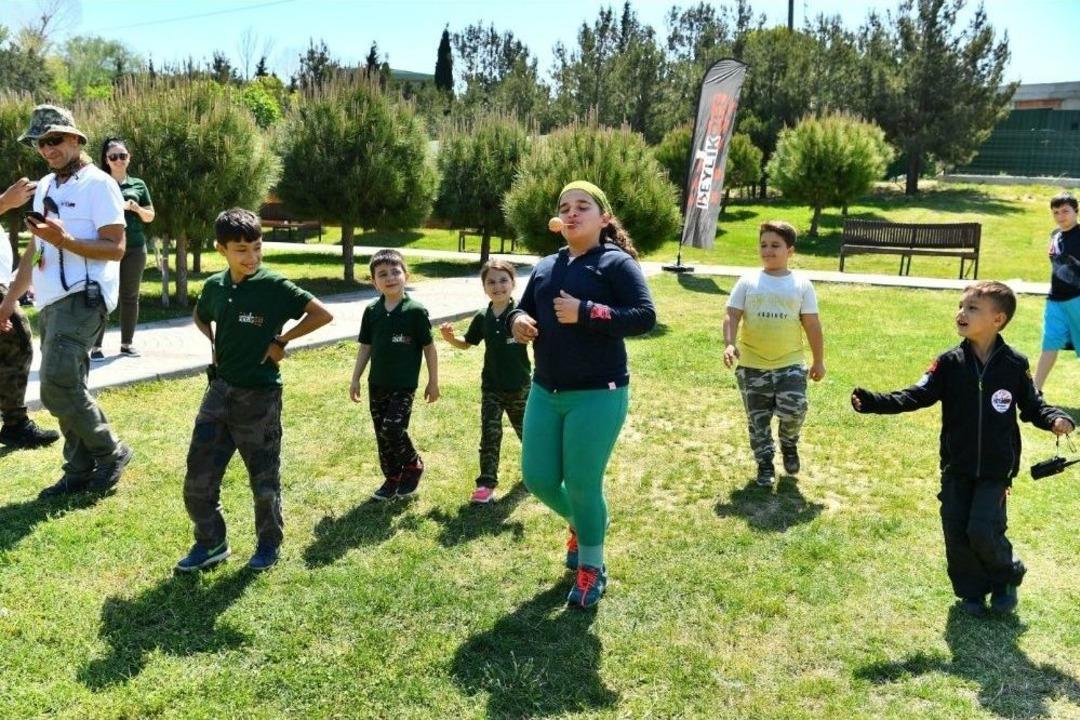 Minik İzciler, Anne Babaları İle Birlikte Kamp Kurdu