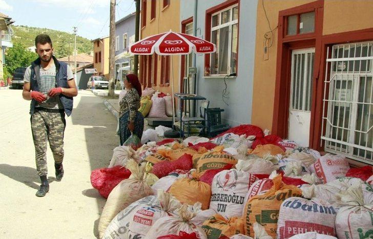 Gülün, Geleneksel Yöntemlerle Gülsuyu Ve Gülyağına Giden Zahmetli Yolculuğu G5