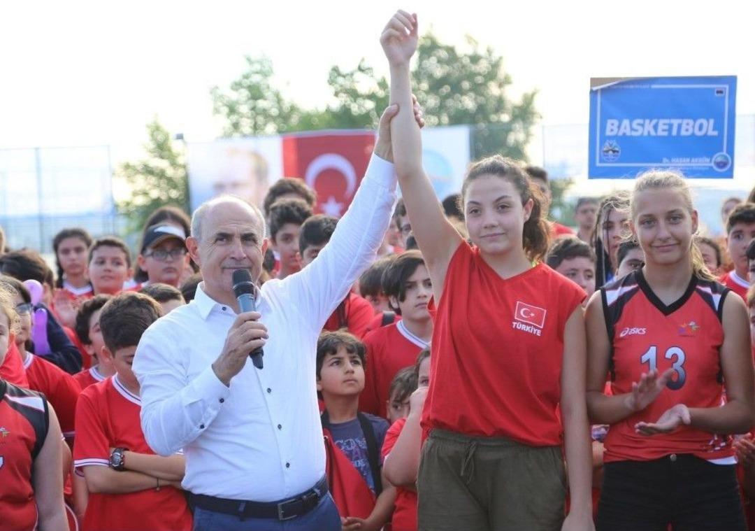 B&uuml;y&uuml;k&ccedil;ekmece Belediyesi Yaz Spor Okulları G&ouml;rkemli Bir T&ouml;renle A&ccedil;ıldı