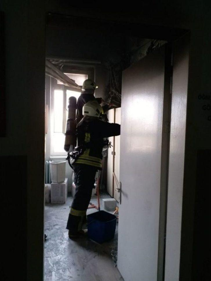 Anadolu Lisesinde Çıkan Yangın Korkuttu G4