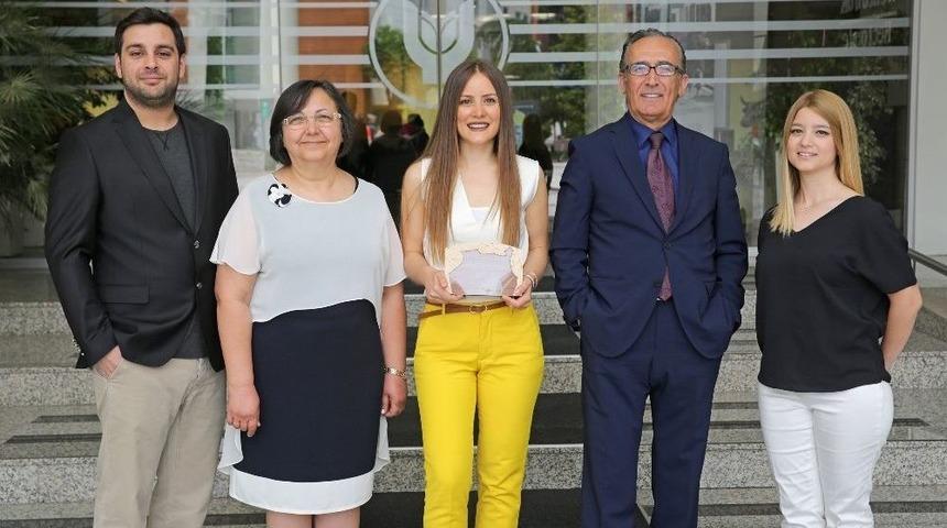 Yaşar&rsquo;a Uluslararası &Ouml;d&uuml;l