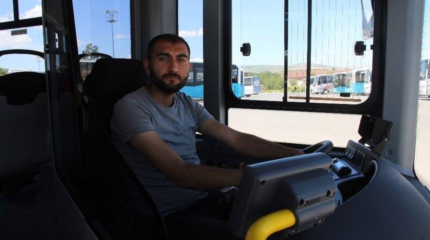 Minik &Ccedil;ocuğun G&ouml;zyaşlarına Dayanamadı