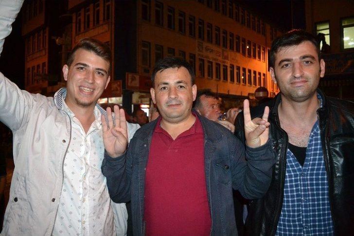 Ak Parti’nin Zaferi Şuhut’ta Coşku İle Kutlandı G2