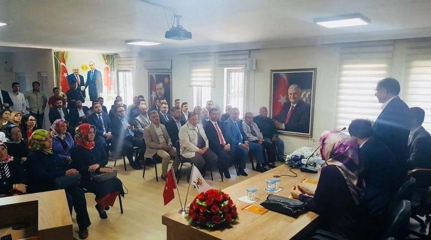 Ak Parti&rsquo;de Belediye Başkanlığı İ&ccedil;in Temay&uuml;l Yapıldı