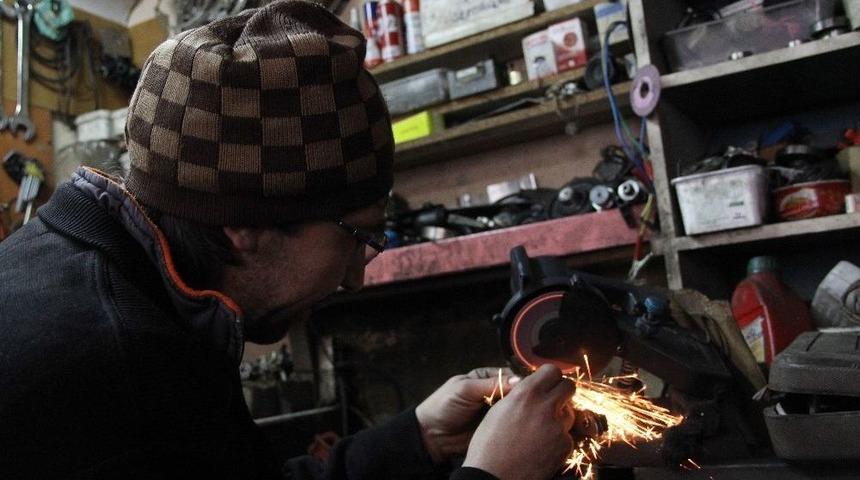 İlerleyen Teknoloji, İnsanları Jenerat&ouml;re Muhta&ccedil; Ediyor