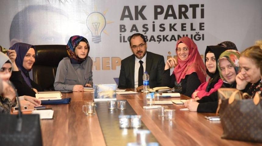 Başkan Ayaz, Ak Parti Kadın Kollarıyla Bir Araya Geldi