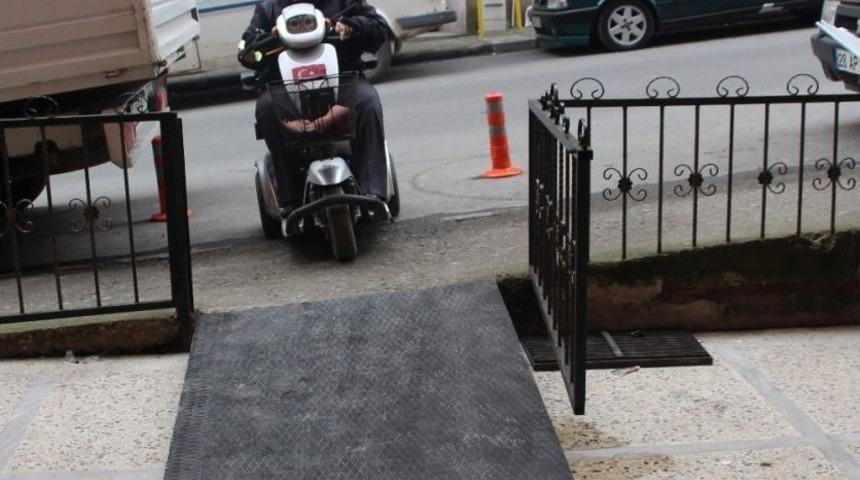 Sosyal Medyadan Talep Etti Sorunu &Ccedil;&ouml;z&uuml;ld&uuml;