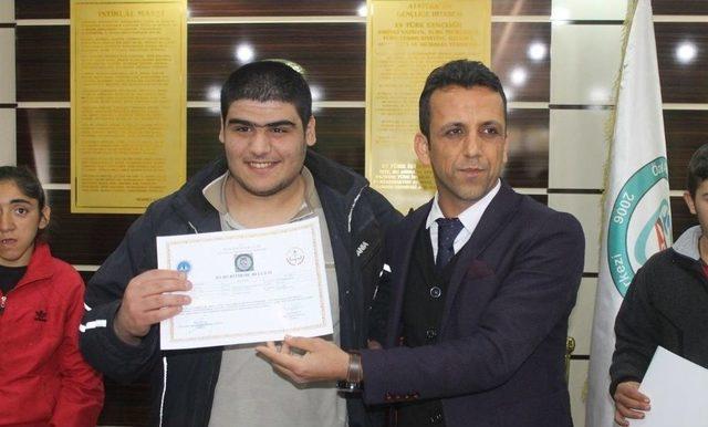 Engelli Kursiyerlere Sabun &Uuml;retimi Sertifikası Verildi 1