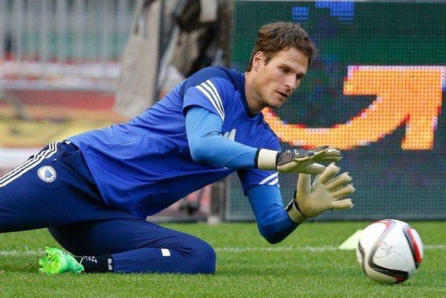 Fenerbah&ccedil;e&rsquo;de Hedef Begovic 1