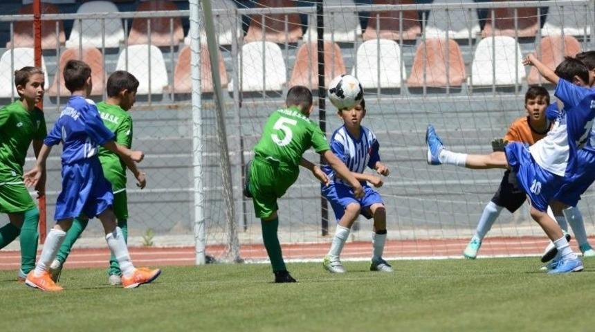 Manisa B&uuml;y&uuml;kşehir&rsquo;de Futbolcu Se&ccedil;meleri Başlıyor