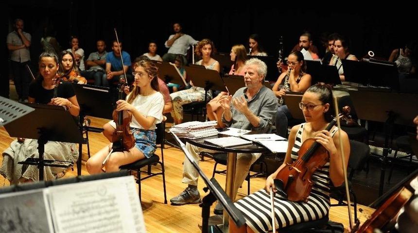 Geleceğin Yıldızları Karşıyaka&rsquo;da Yetişiyor