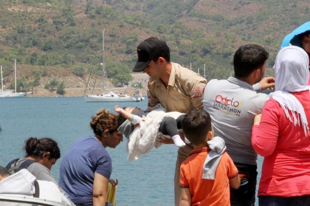 S&uuml;rat Botunda 15 Sığınmacı Yakalandı