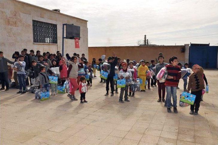 5’inci Zırhlı Tugay’ın Mehmetçikleri Cerabluslu Çocukların Yüzünü Güldürdü G3