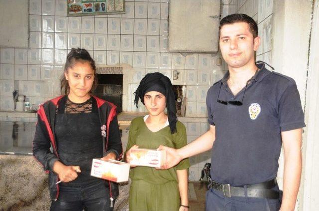 Cizre Polisinden Vatandaşlara Kandil Simidi